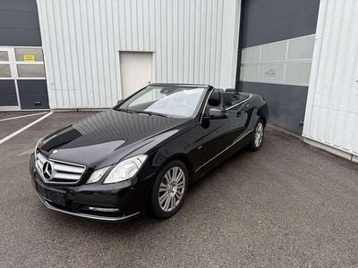 Schwarz Gebraucht 2011 Mercedes E200 Cabrio | € 17.800 (Etwas zu teuer)