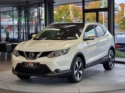 Weiß Gebraucht 2017 Nissan Qashqai 360º SUV | € 16.990 (Etwas zu teuer)