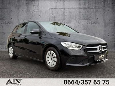 Schwarz Gebraucht 2021 Mercedes B180 Van / Kleinbus | € 15.990