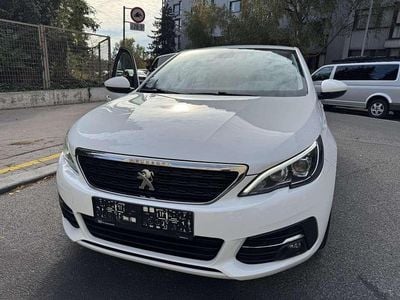 Weiß Gebraucht 2021 Peugeot 308 SW Active Kombi | € 8.999