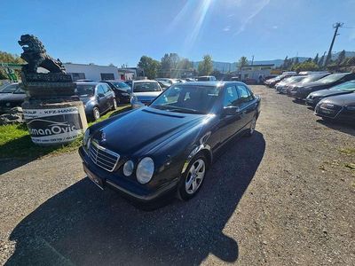 Gebraucht Mercedes E200 Avantgarde 116 PS (85 kW) 2001 Grün Limousine