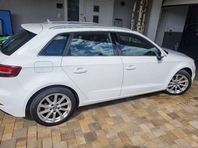 Weiß Gebraucht 2017 Audi A3 Sport Limousine | € 12.000