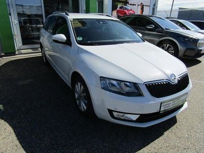 Weiss metallic Gebraucht 2014 Skoda Octavia Elegance Kombi | € 9.500 (Etwas zu teuer)