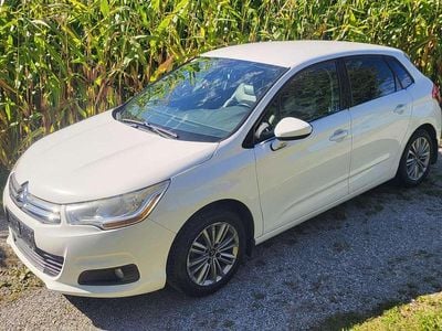 Weiß Gebraucht 2012 Citroën C4 Limousine | € 5.000
