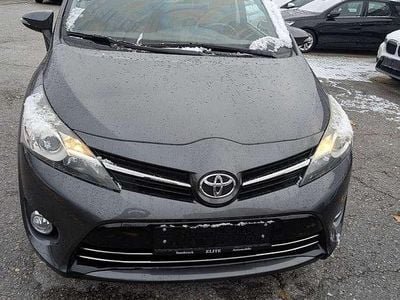 Gebraucht Toyota Verso 111 PS (81 kW) 2015 Grau Van / Kleinbus