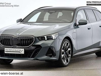 Grün Gebraucht 2025 BMW 530e Efficient Dynamics Kombi | € 70.991