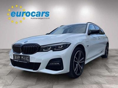 Weiß Gebraucht 2022 BMW 320 M Sport Kombi | € 37.400 (Etwas zu teuer)