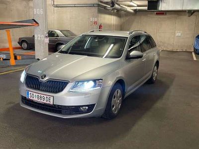 gebraucht Skoda Octavia Combi 1,6 Elegance TDI Green tec DSG