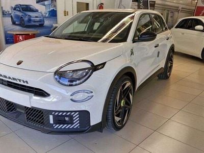Weiß Neu 2025 Abarth 600e Turismo SUV | € 42.600