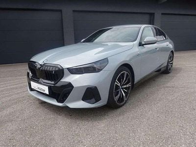 Grau Gebraucht 2024 BMW i5 M Sport Limousine | € 59.900