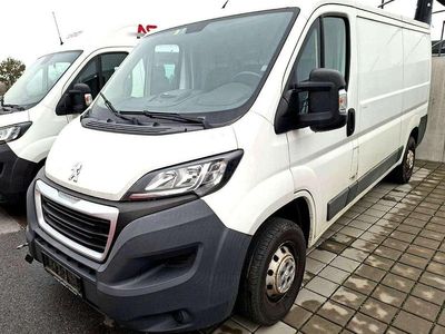 Weiß Gebraucht 2017 Peugeot Boxer Comfort Van | € 4.990