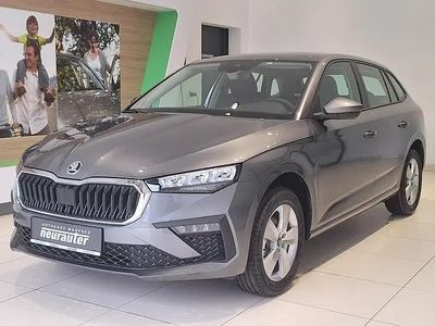 Mittelgrau metallic Gebraucht 2025 Skoda Scala Essence Kleinwagen | € 27.990 (Fairer Preis)