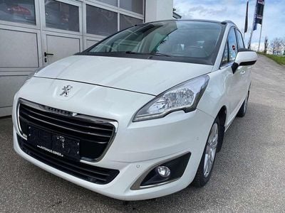 Weiß Gebraucht 2016 Peugeot 5008 S Van / Kleinbus | € 12.990
