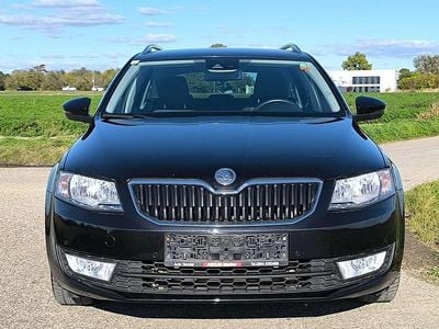 Schwarz Gebraucht 2014 Skoda Octavia Elegance Kombi | € 9.000
