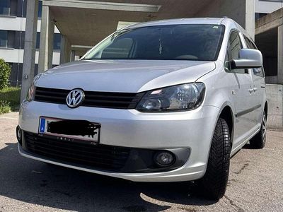 Silber Gebraucht 2013 VW Caddy Maxi Life Family Van / Kleinbus | € 9.999