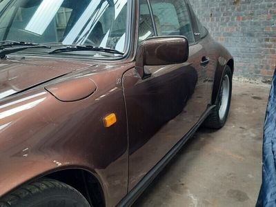 Braun Gebraucht 1982 Porsche 911 Cabrio | € 31.000