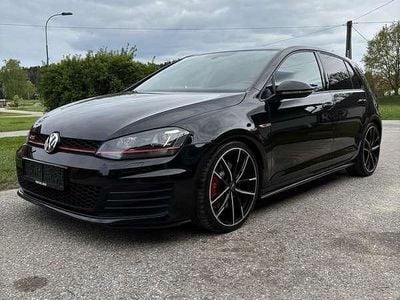 gebraucht VW Golf GTI 20 TSI DSG Performance