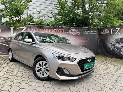 Gebraucht Hyundai i30 99 PS (72 kW) 2019 Silber Limousine