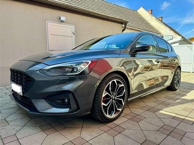 Grau Gebraucht 2019 Ford Focus ST-Line Limousine | € 19.200 (Fairer Preis)
