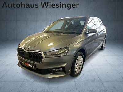 Mittelgrau metallic Neu 2026 Skoda Fabia Essence | € 18.790 (Guter Preis)