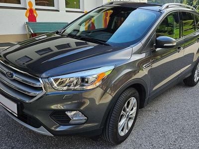 Grau Gebraucht 2017 Ford Kuga Titanium SUV | € 9.900 (Guter Preis)