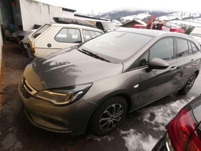 Grau Gebraucht 2017 Opel Astra Sport Kombi | € 4.000