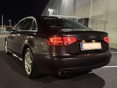 Grau Gebraucht 2011 Audi A4 Comfort Limousine | € 9.900 (Fairer Preis)