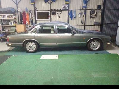 Jaguar XJ6