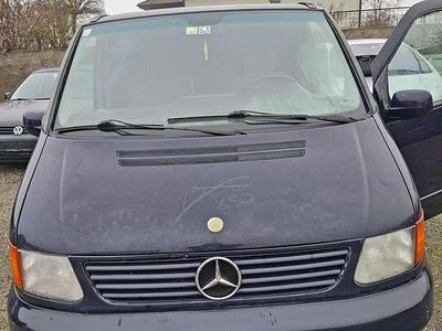 Blau Gebraucht 2002 Mercedes 220 Kombi | € 1.300