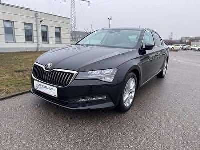 Schwarz metallicperleffektno Gebraucht 2022 Skoda Superb Ambition Limousine | € 30.900 (Superpreis)