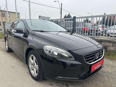 Gebraucht Volvo V40 Momentum 120 PS (88 kW) 2015 Schwarz Limousine