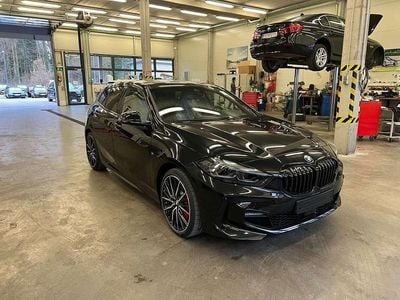 Schwarz Gebraucht 2023 BMW 120 M Sport Kleinwagen | € 37.800 (Fairer Preis)