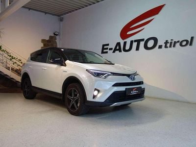 Weiß Gebraucht 2016 Toyota RAV4 Hybrid SUV | € 17.970 (Etwas zu teuer)