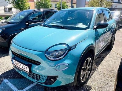 Gebraucht Fiat 600 101 PS (74 kW) 2024 Blau SUV