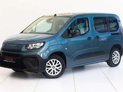 Blau Neu 2025 Fiat Doblò S Van / Kleinbus | € 30.520 (Etwas zu teuer)