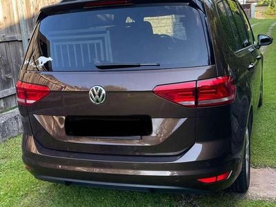 Gebraucht VW Touran 116 PS (85 kW) 2017 Braun Van / Kleinbus