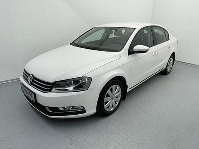 Weiss normal Gebraucht 2014 VW Passat Trendline Limousine | € 11.480 (Fairer Preis)