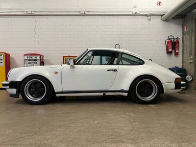 Schwarz Gebraucht 1988 Porsche 911 Carrera Coupé | € 62.900