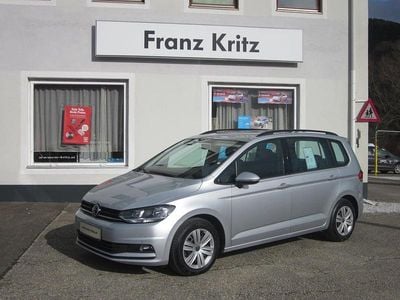 Gebraucht VW Touran 122 PS (89 kW) 2022 Silber  metallic Van / Kleinbus