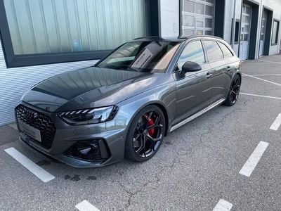 Mittelgrau metallicperleffekt Gebraucht 2024 Audi RS4 Ambiente Kombi | € 117.770