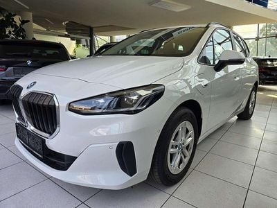 Weiß Gebraucht 2023 BMW 225 Shadowline Van / Kleinbus | € 32.900