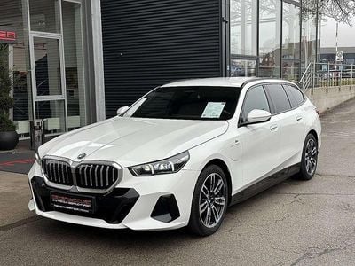 Weiß Gebraucht 2025 BMW 530e M Sport Kombi | € 59.990 (Superpreis)