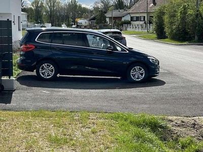 Blau Gebraucht 2018 BMW 216 Luxury Line Kombi | € 10.900