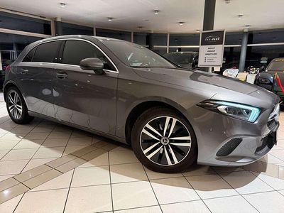 Grau Gebraucht 2021 Mercedes A200 Kleinwagen | € 25.990 (Guter Preis)