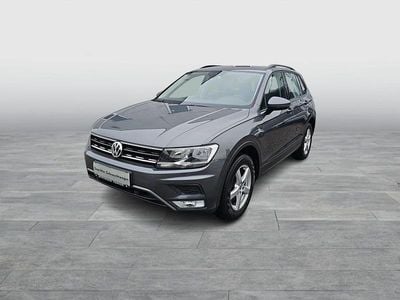Dunkelgrau metallic Gebraucht 2016 VW Tiguan Trendline SUV | € 21.600 (Etwas zu teuer)
