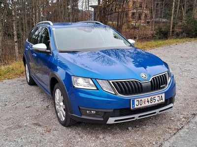 Blau Gebraucht 2020 Skoda Octavia Scout Kombi | € 23.500