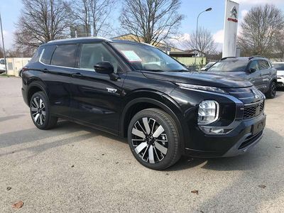 Schwarz Neu 2025 Mitsubishi Outlander P-HEV SUV | € 53.990