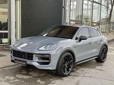 Gebraucht Porsche Cayenne Turbo E-Hybrid 600 PS (441 kW) 2024 Arktikgrau SUV