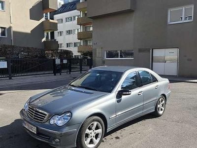 Gebraucht Mercedes C220 Avantgarde 143 PS (105 kW) 2004 Limousine