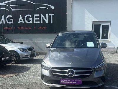 Grau Gebraucht 2021 Mercedes B200 Van / Kleinbus | € 32.990 (Teuer)